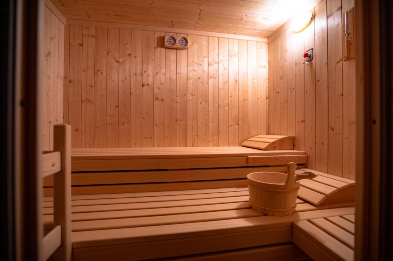B&B Quattro Stagioni Charme And Wellness Besnate Exterior photo