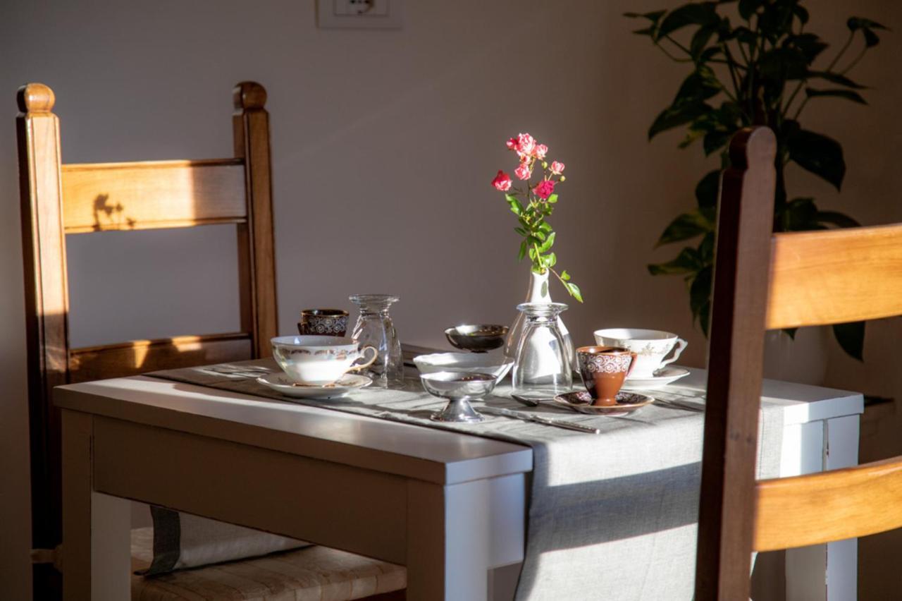 B&B Quattro Stagioni Charme And Wellness Besnate Exterior photo